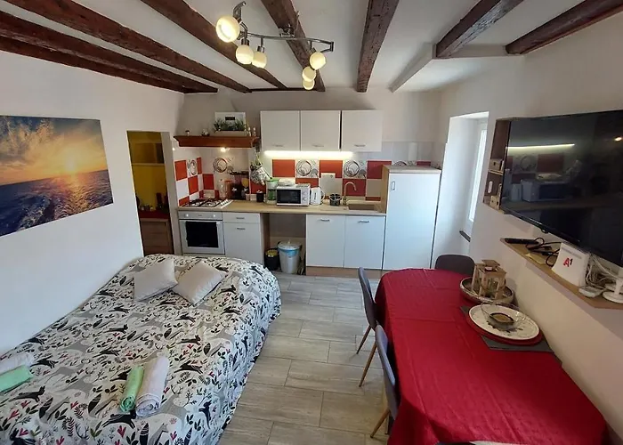 Apartment Many